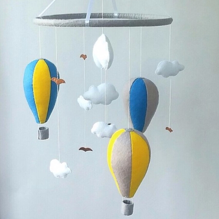 Mobile bébé montgolfières